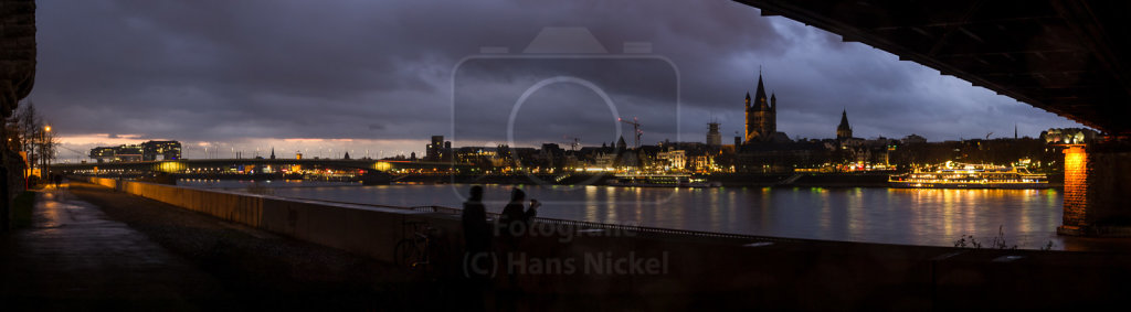 Unter der Hohenzollernbrücke