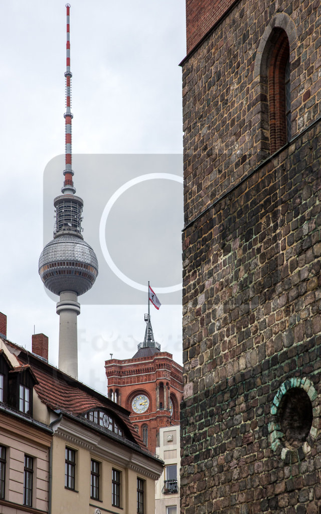 Fernsehturm und Rotes Rathaus